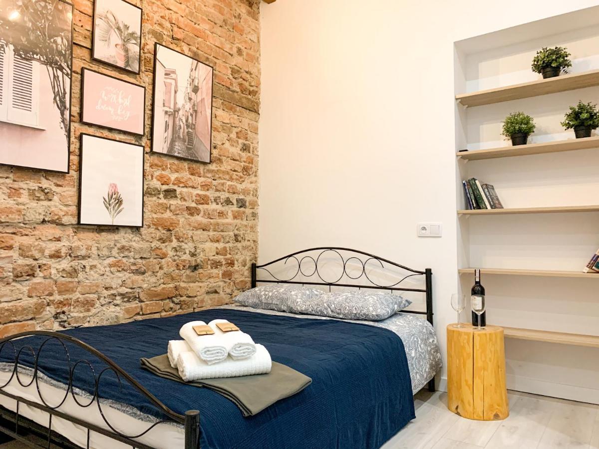 Simply Modern Apartment Торунь Екстер'єр фото