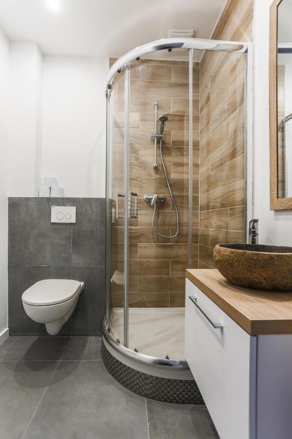 Simply Modern Apartment Торунь Екстер'єр фото
