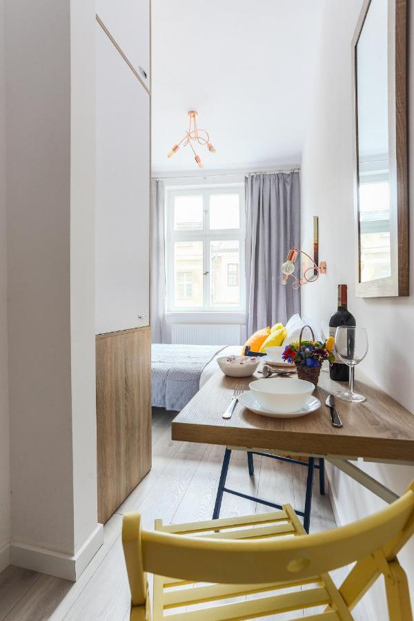 Simply Modern Apartment Торунь Екстер'єр фото
