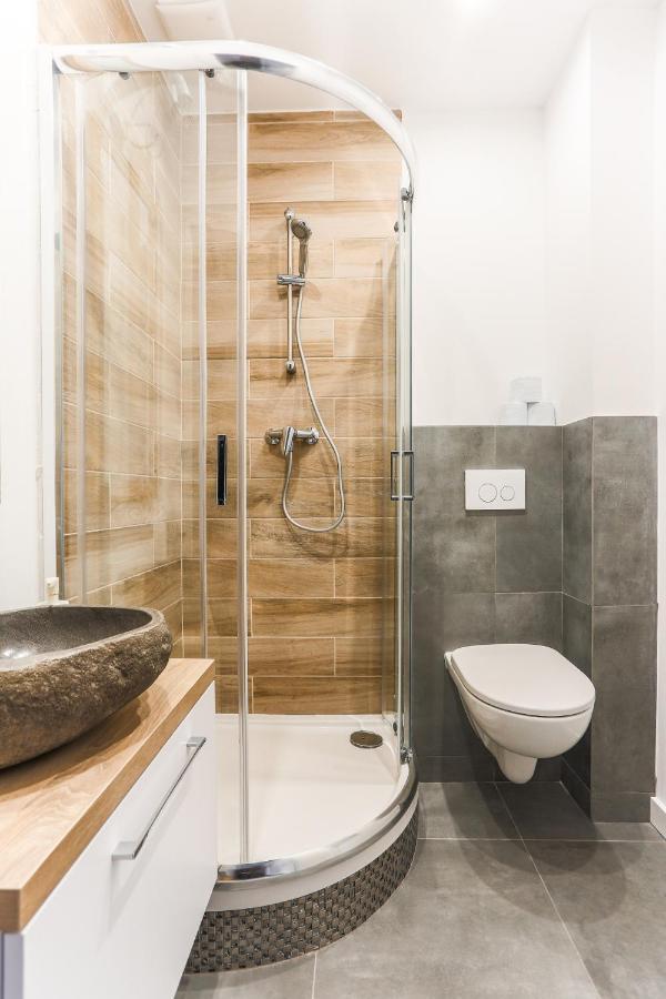 Simply Modern Apartment Торунь Екстер'єр фото